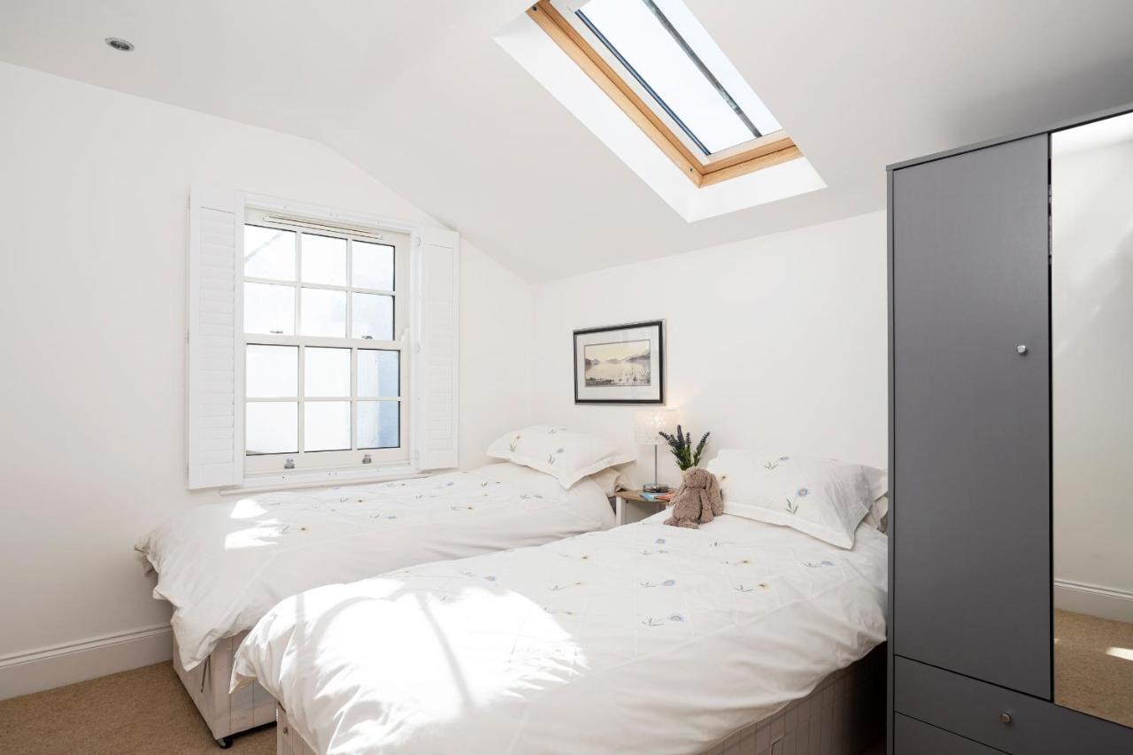Finest Retreats - Lighthouse Cottage Rampside Exterior foto